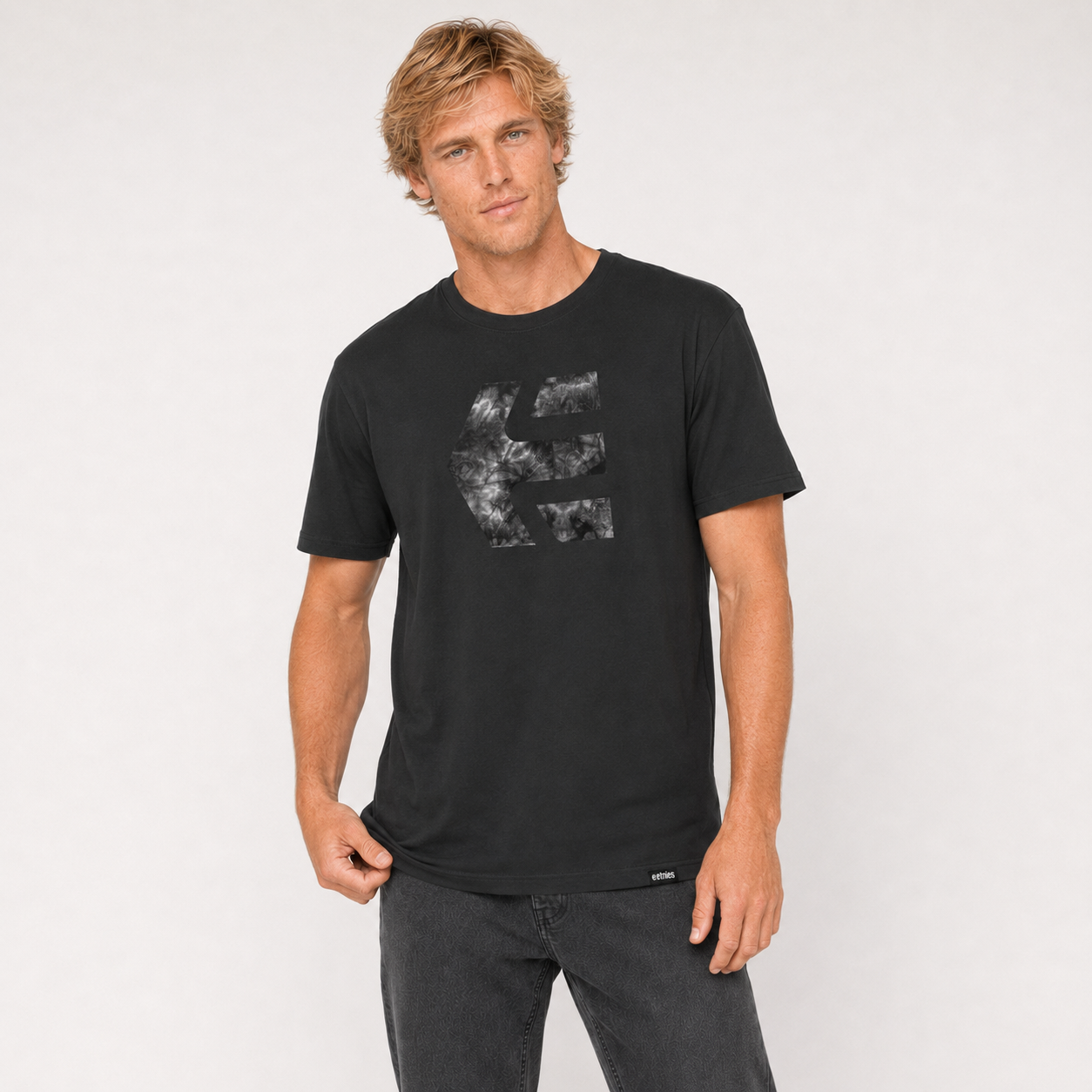 Polera Men Icon Print Black Acid