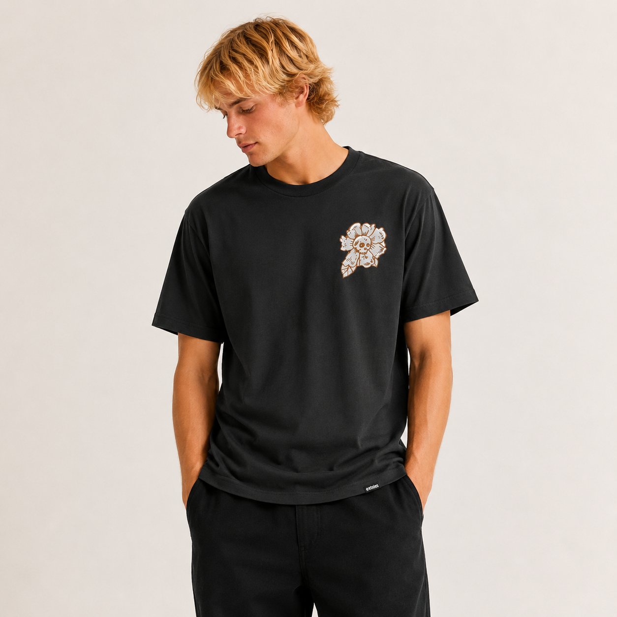 Polera Skull Flowes Black