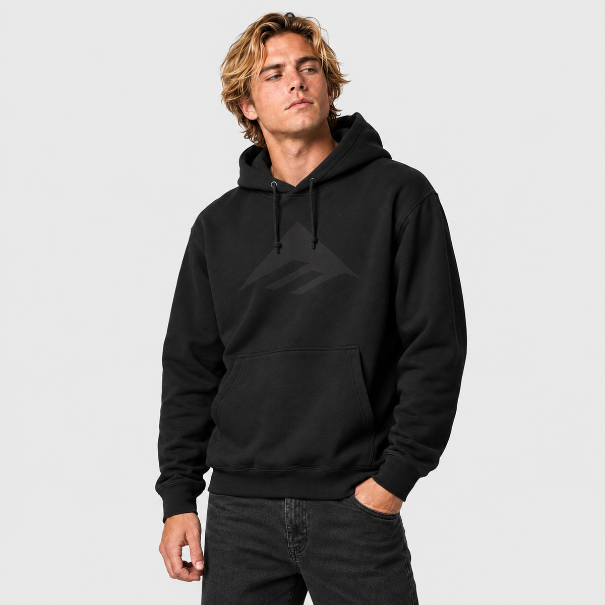 Poleron Stealth Triangle Black