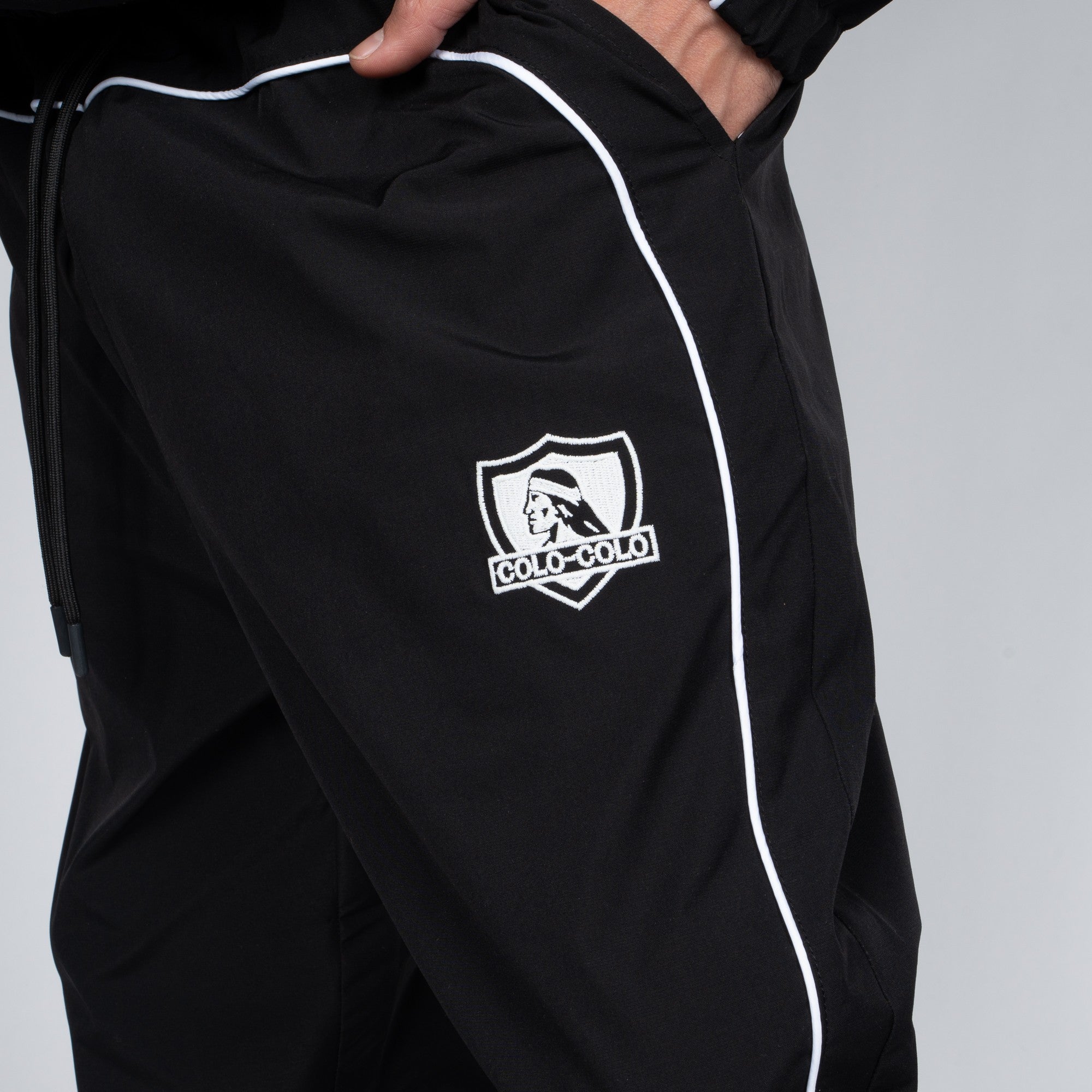Pantalón Colo-Colo Urbano Negro y Blanco i26