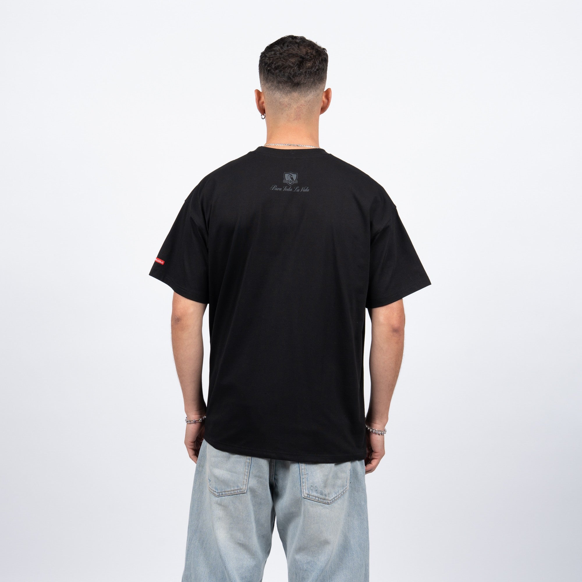 Polera Colo-Colo Urbano Negro Escudo Pequeño Gris