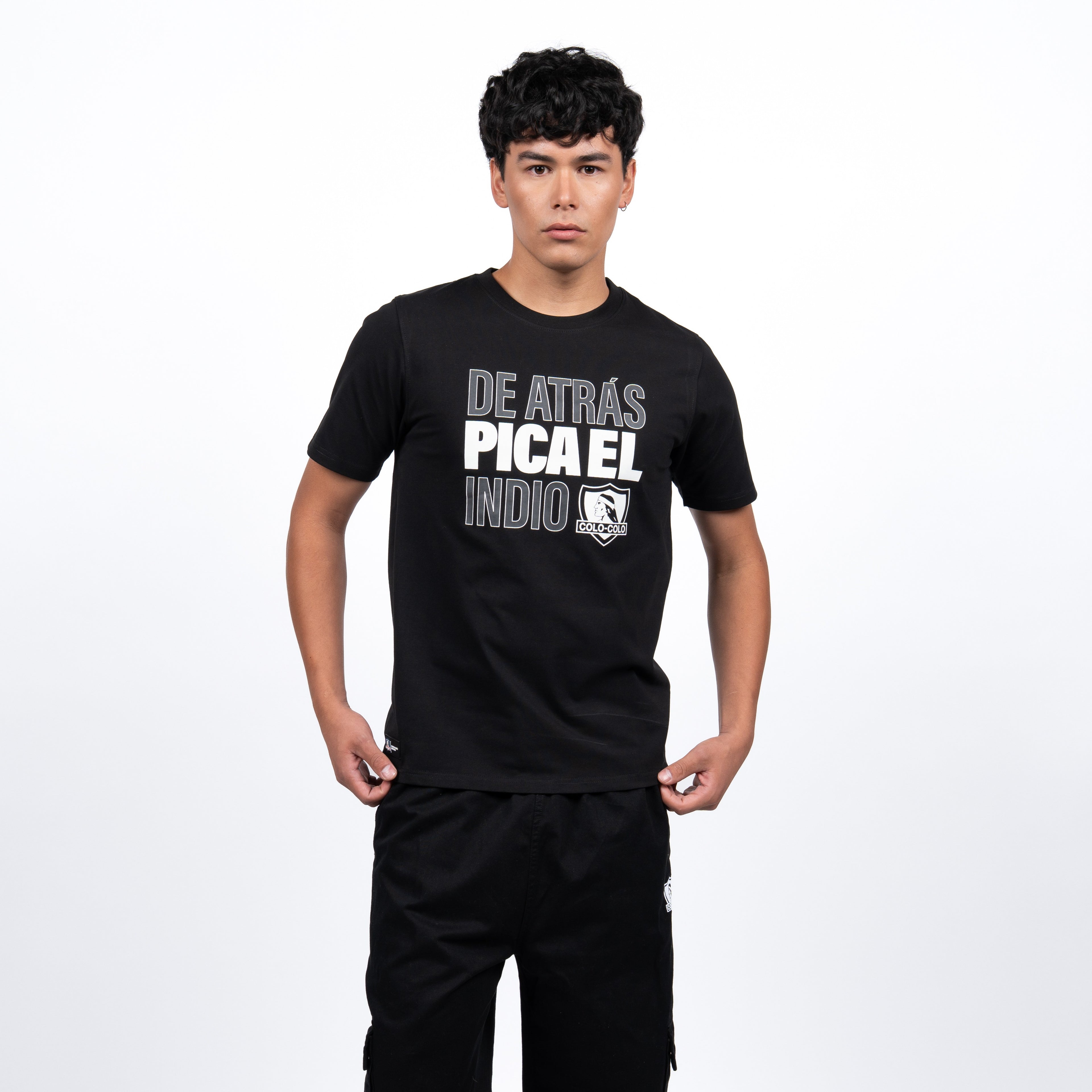 Polera Colo-Colo Urbano "De Atrás Pica el Indio" Negro