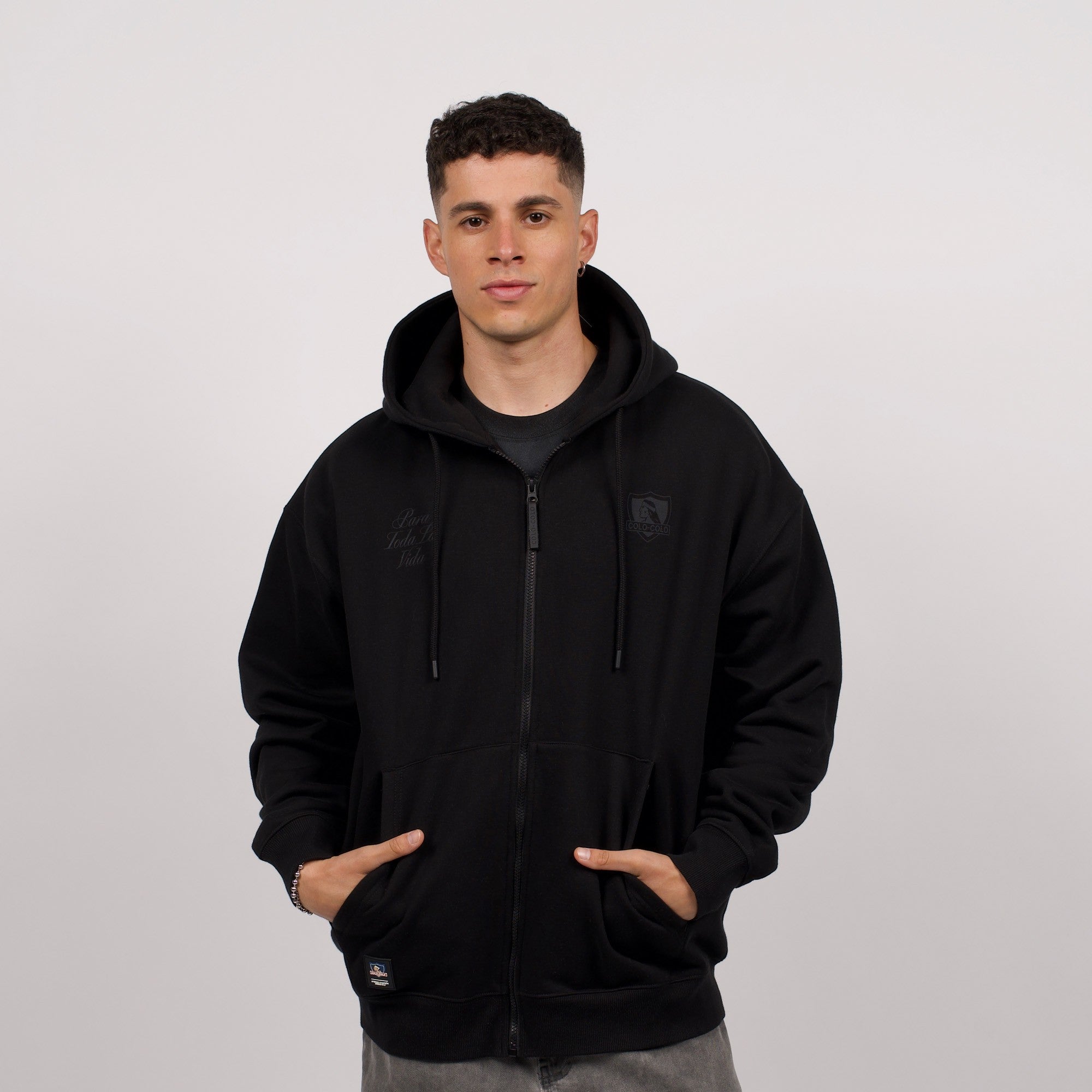 Polerón Colo-Colo Urbano Full Zipper Negro Logo Grande