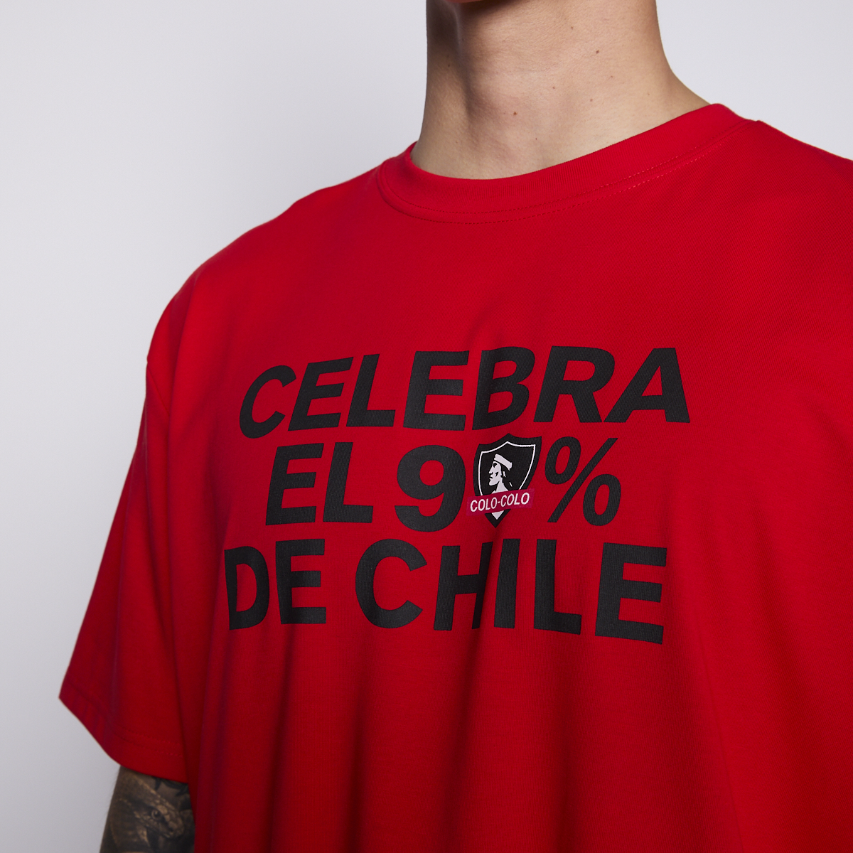 Polera Colo Colo Urbano Hombre Celebra el 90% Chile Rojo