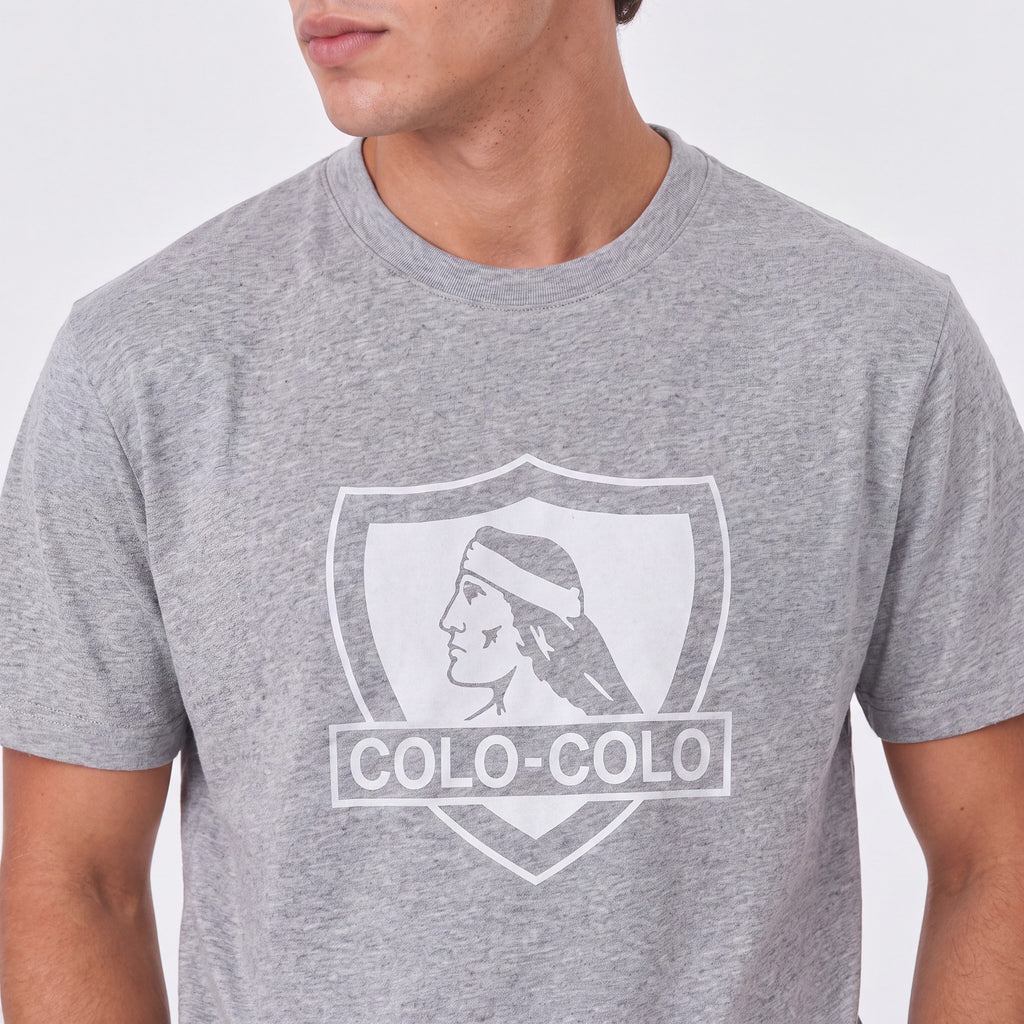 Polera Colo-Colo Urbano Classic Gris Escudo Blanco
