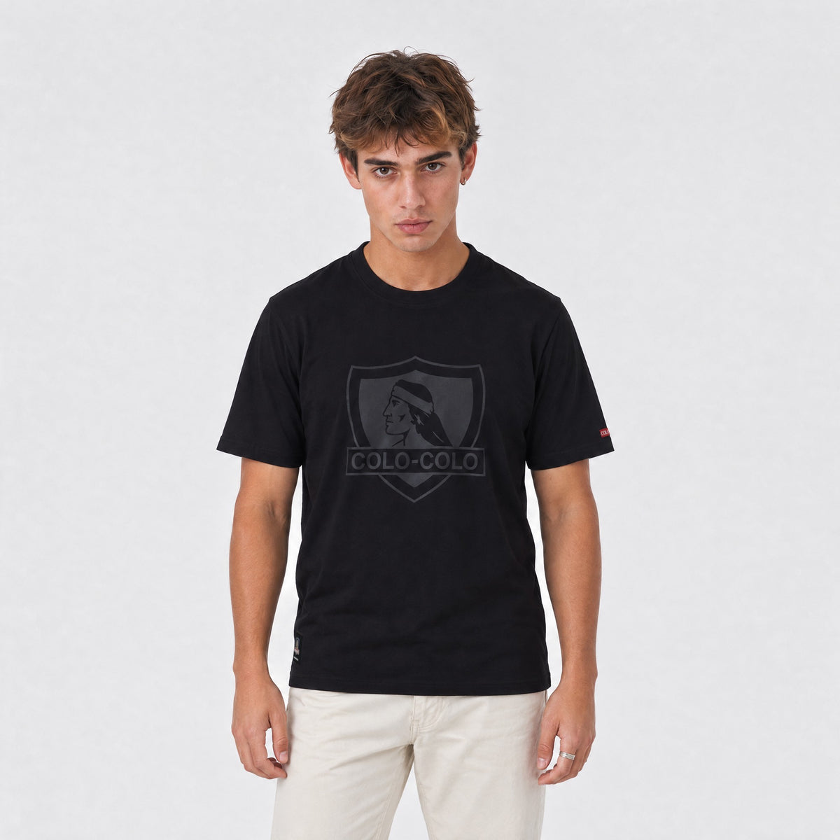 Polera Colo-Colo Urbano Classic Negro Escudo Gris