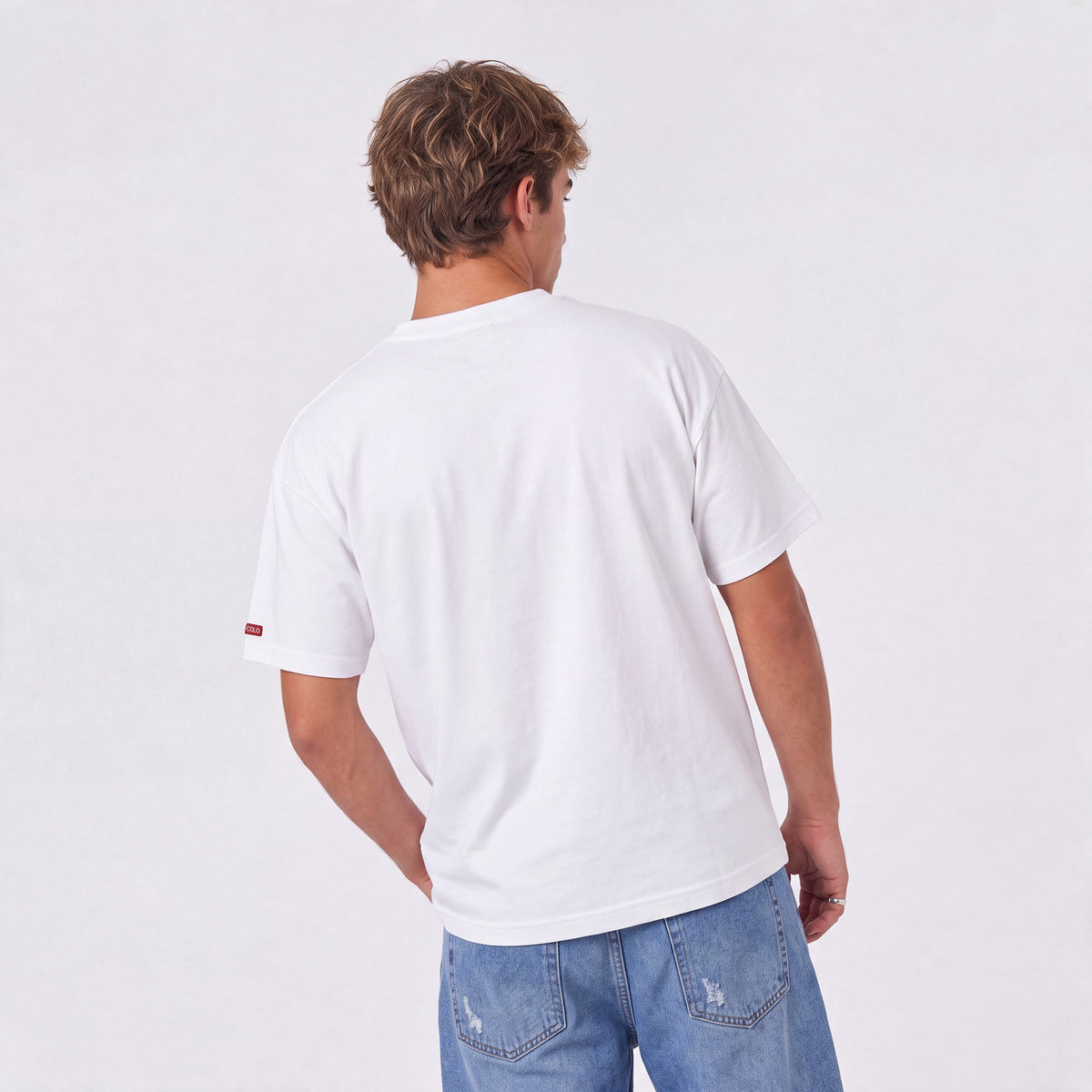 Polera Colo-Colo Urbano Oversize Blanco Escudo Pequeño Full Color