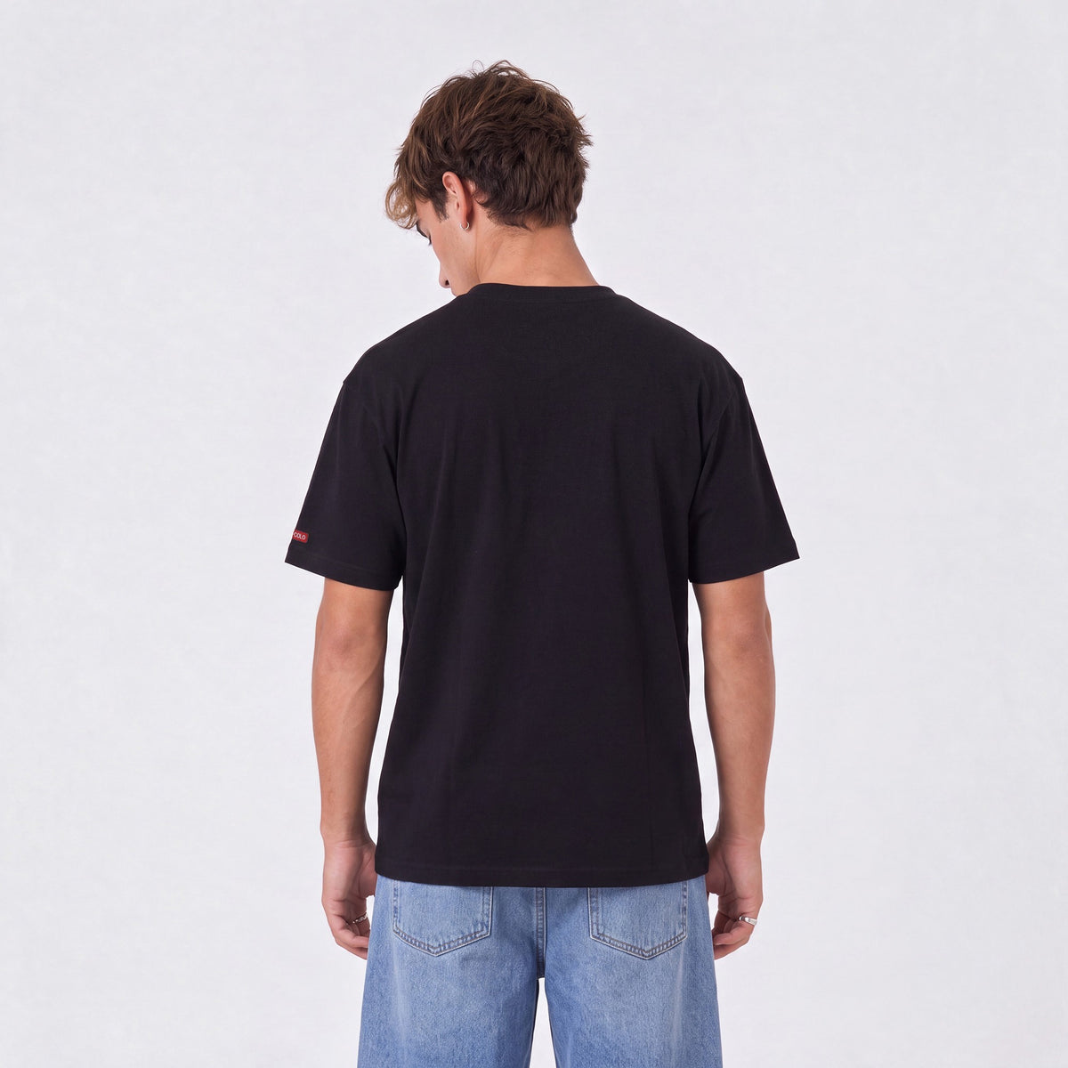 Polera Colo-Colo Urbano Oversize Negro Escudo Pequeño Full Color