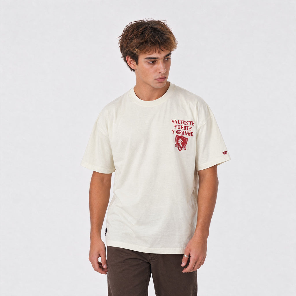Polera Colo-Colo Urbano Oversize "Valiente, Fuerte y Grande" Crema Beige