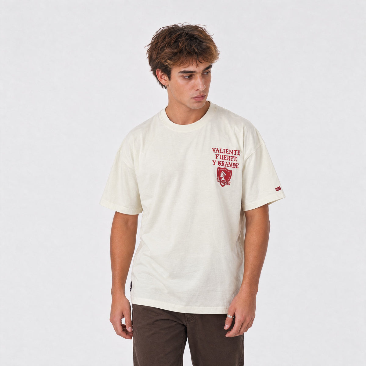 Polera Colo-Colo Urbano Oversize "Valiente, Fuerte y Grande" Crema Beige
