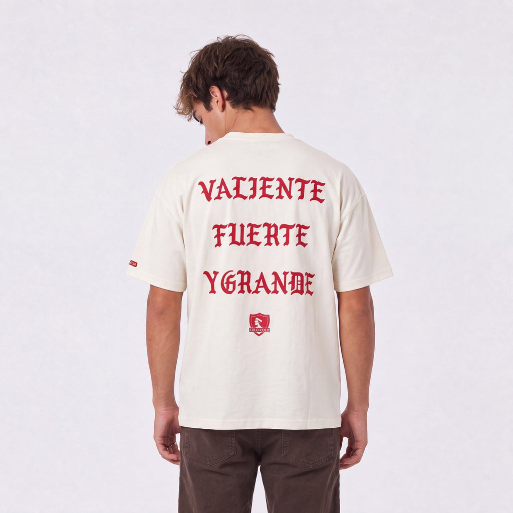 Polera Colo-Colo Urbano Oversize "Valiente, Fuerte y Grande" Crema Beige