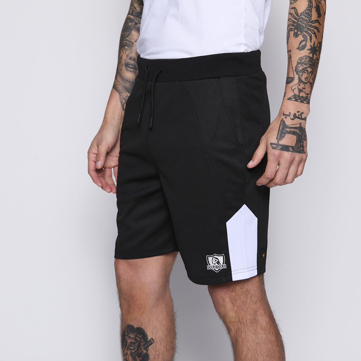 Short Colo Colo Urbano Hombre Bi Color Negro y Blanco