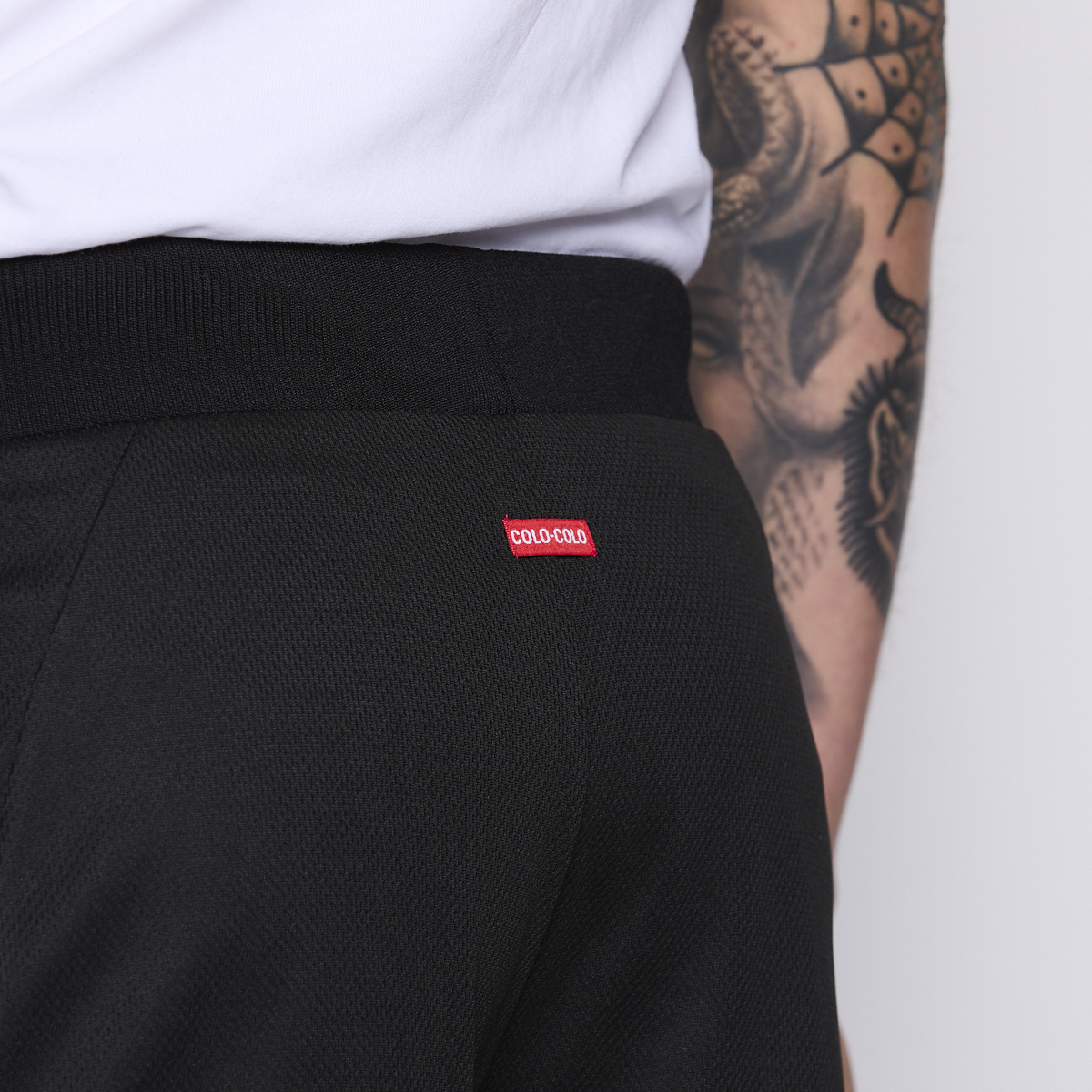 Short Colo Colo Urbano Hombre Bi Color Negro y Blanco