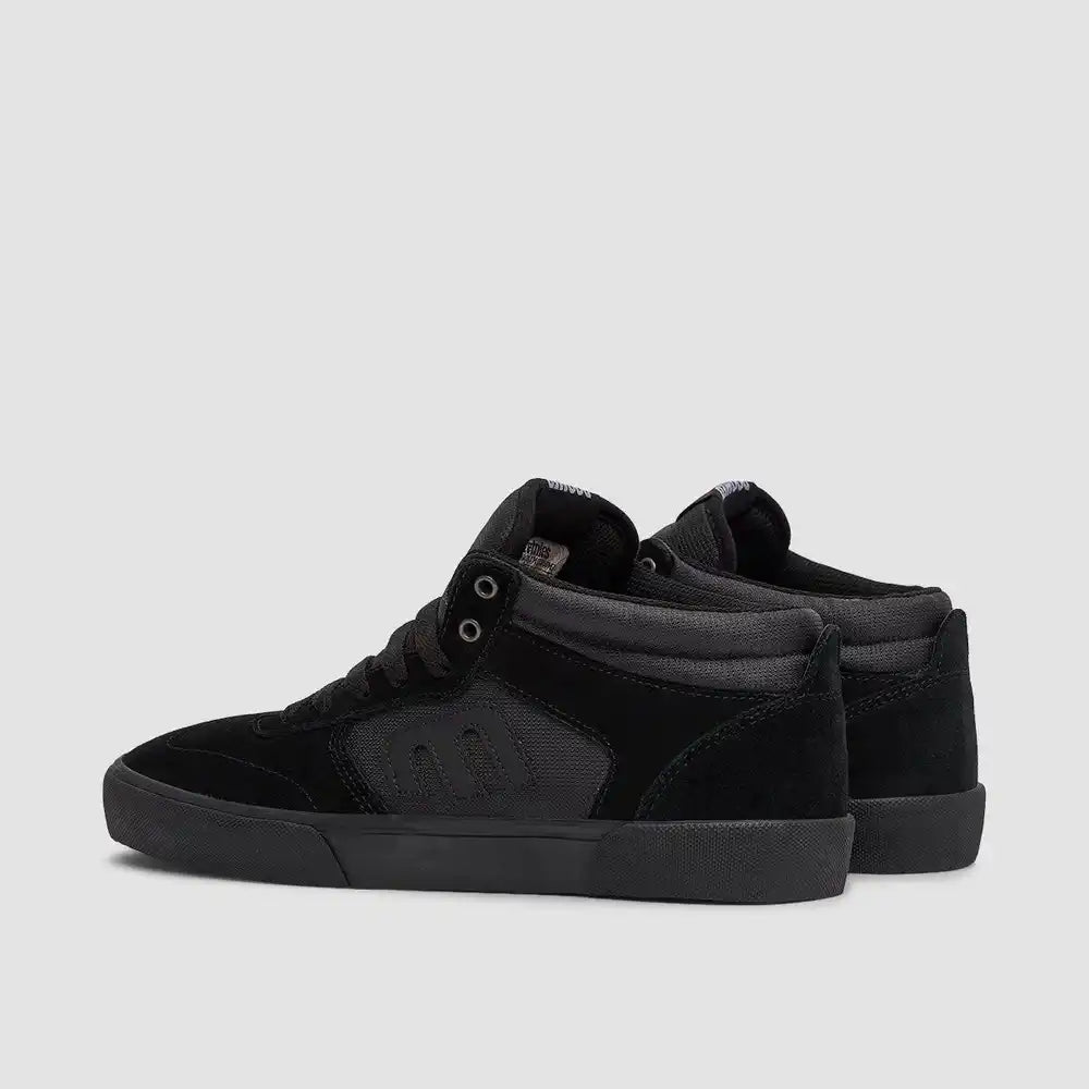 Zapatilla Men Windrow Vulc Mid X DOOM Black