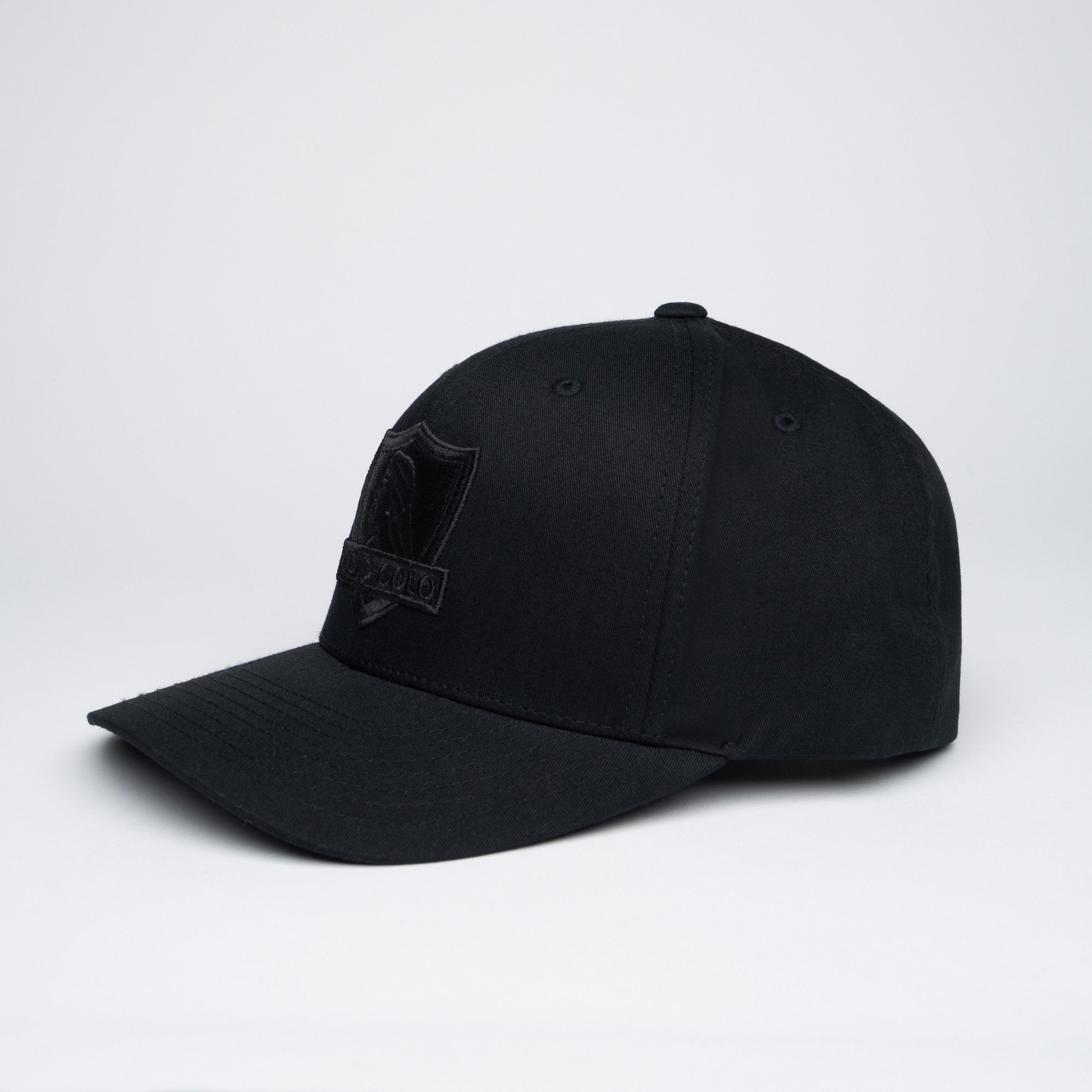 Jockey Colo-Colo Urbano 6389 Escudo Black in Black