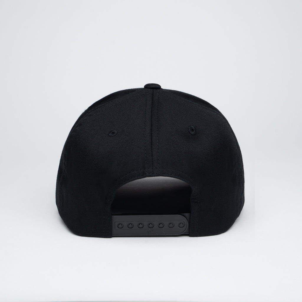 Jockey Colo-Colo Urbano 6389 Escudo Black in Black