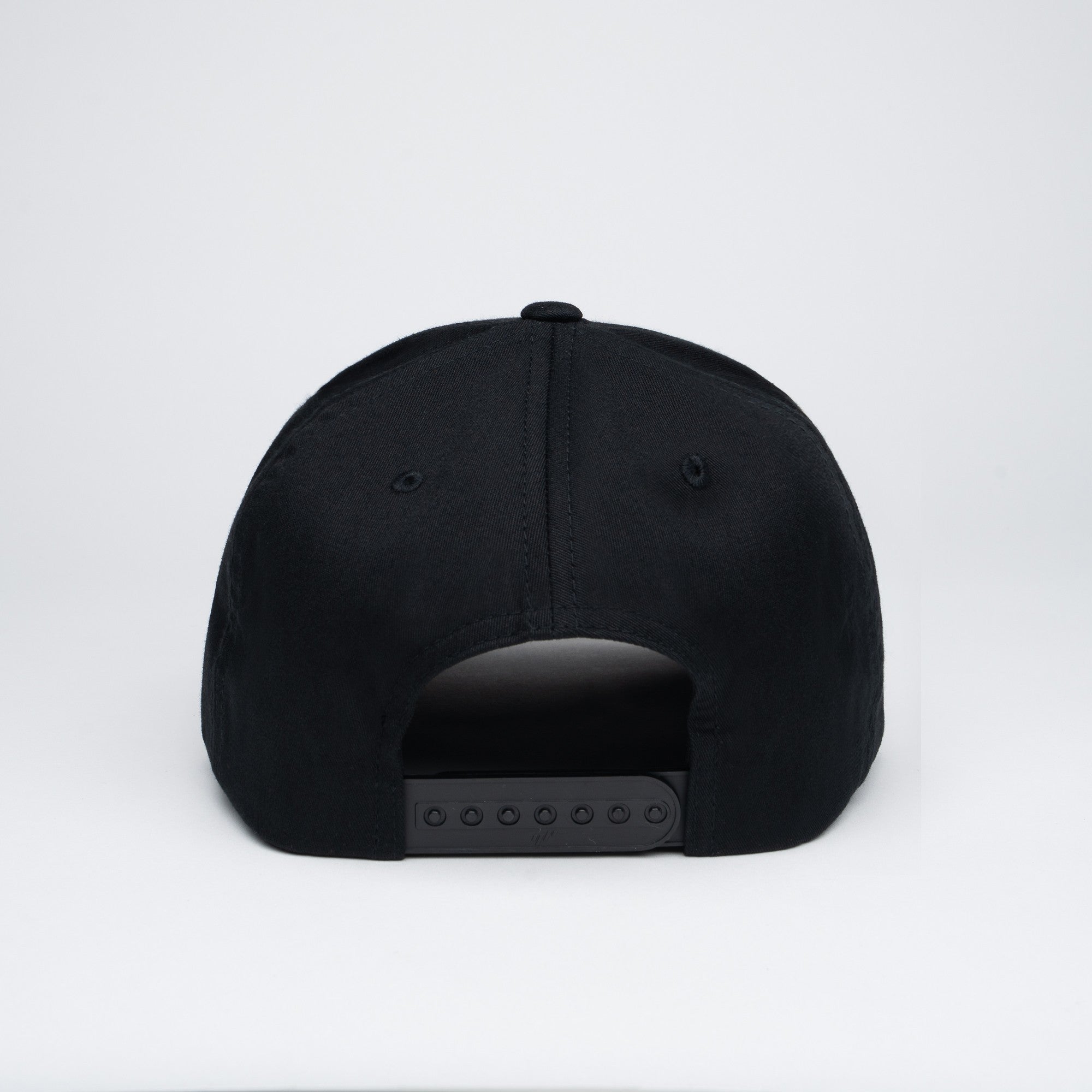 Jockey Colo-Colo Urbano 6389 Escudo Black in Black