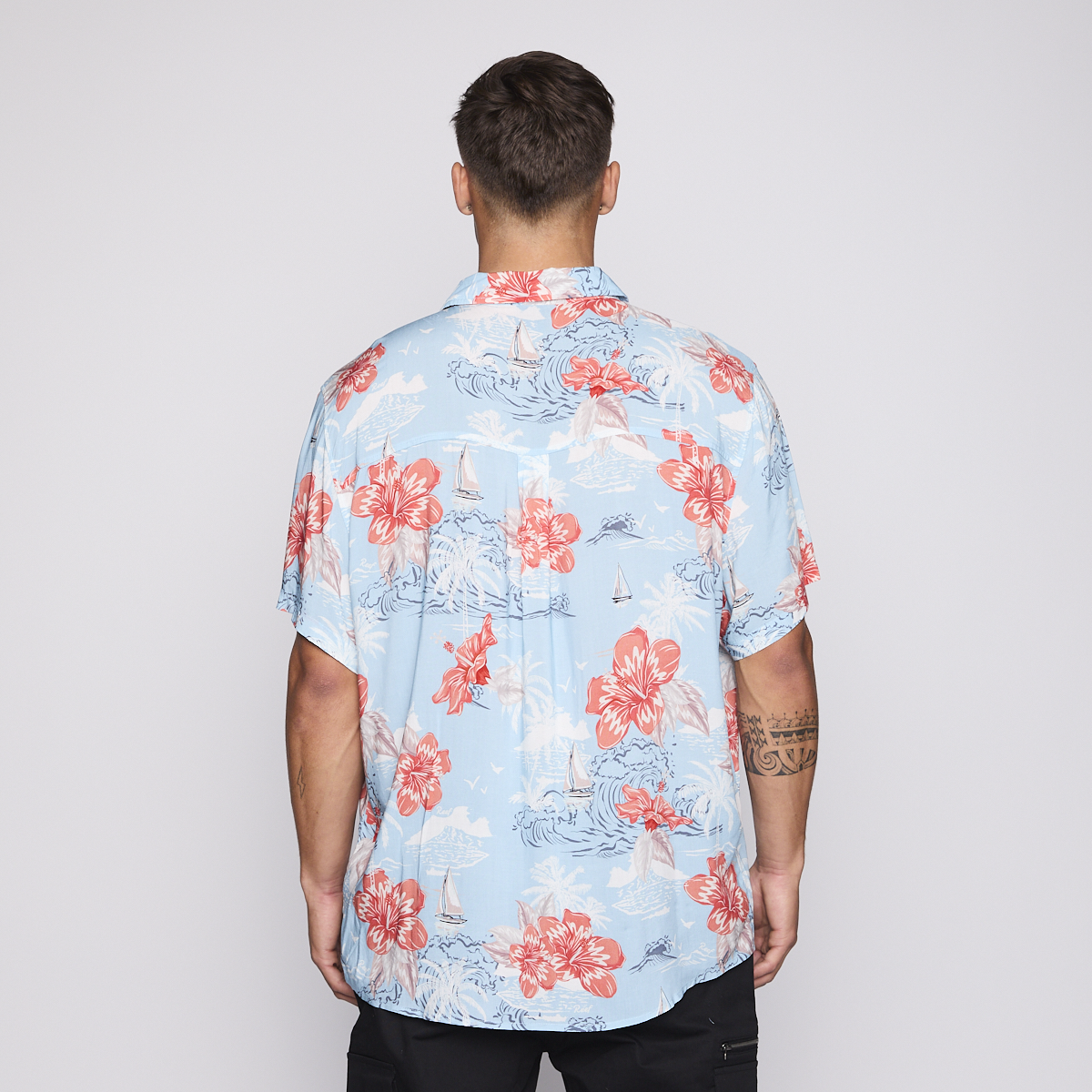 Camisa Reef Men Floreada Celeste