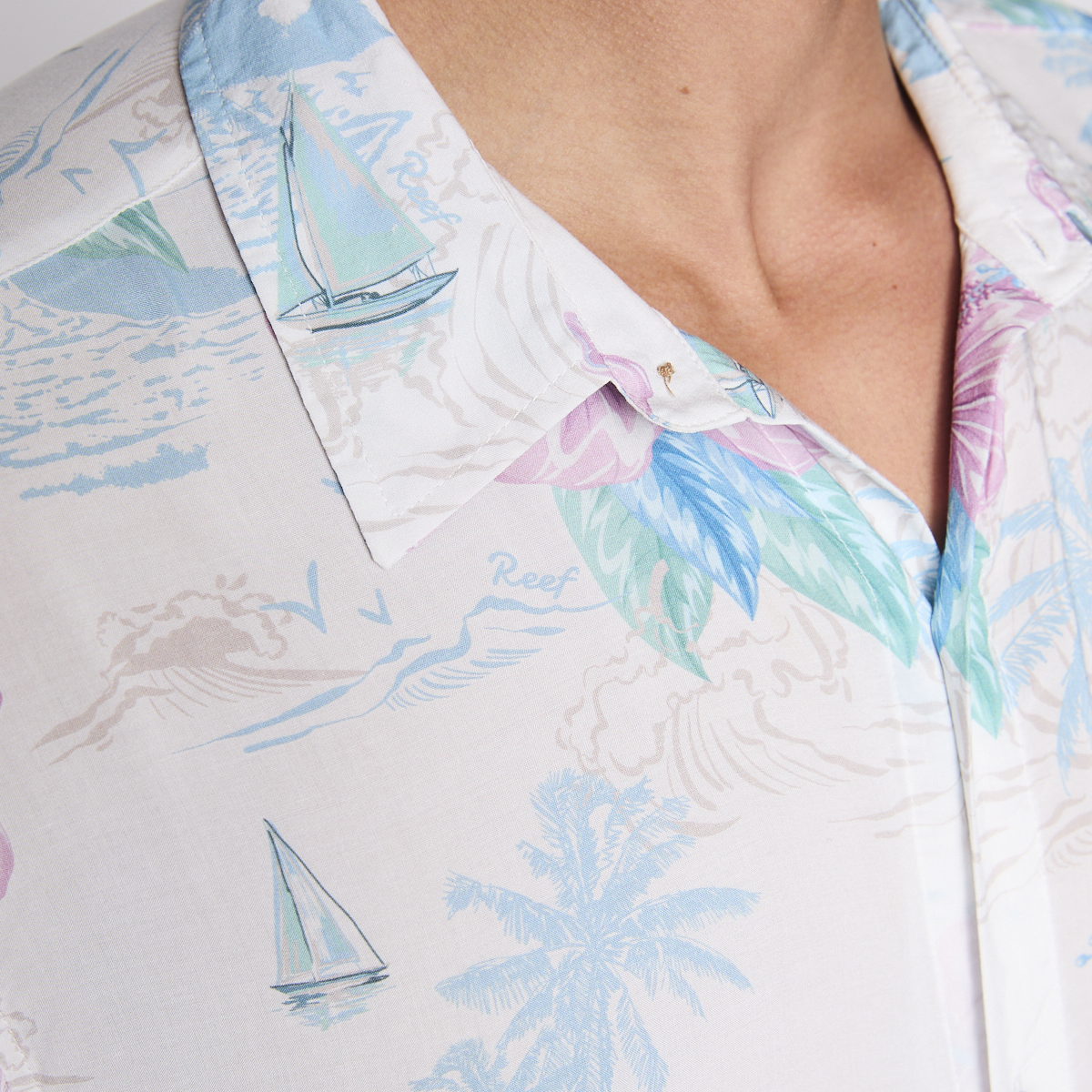 Camisa Reef Men Floreada Blanca