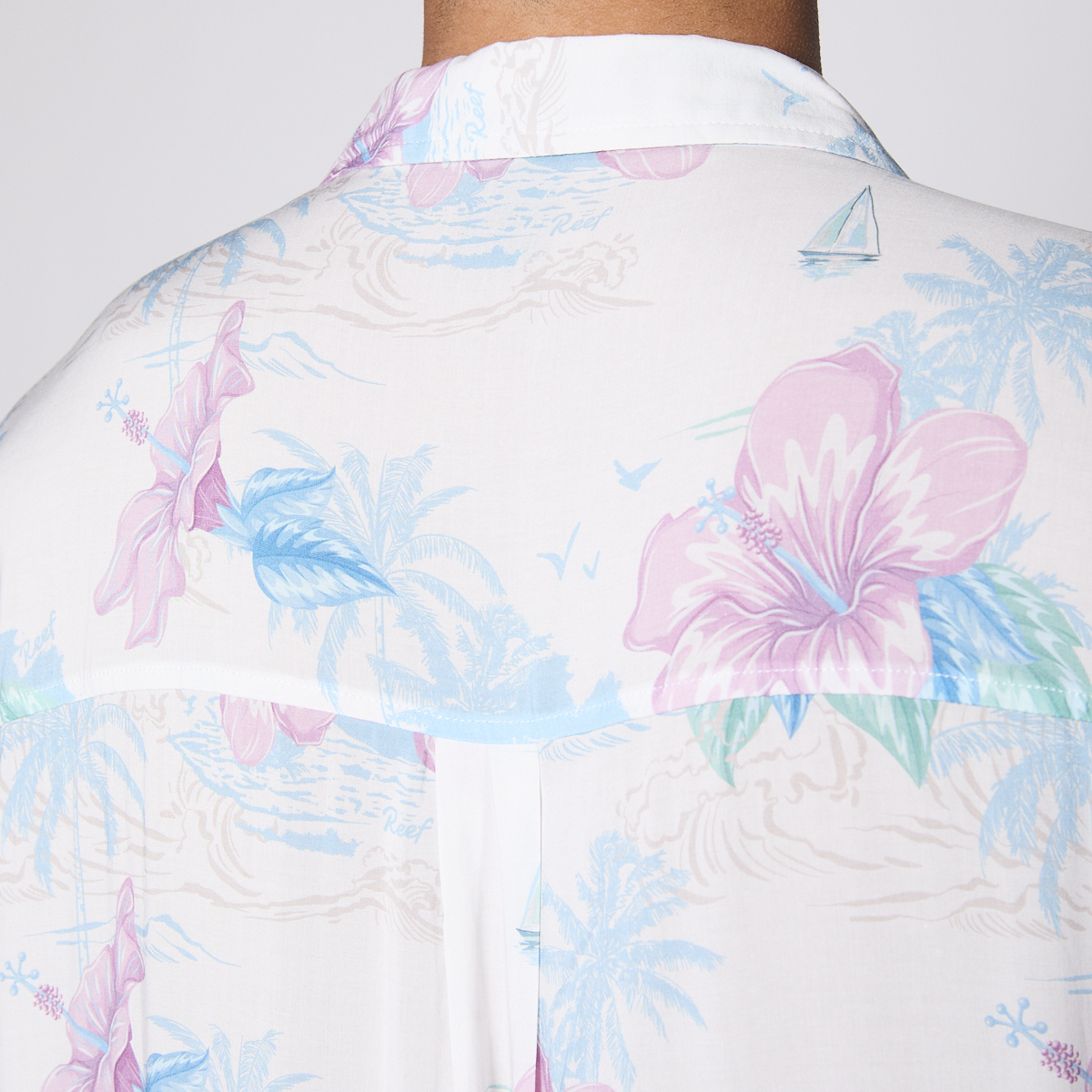 Camisa Reef Men Floreada Blanca