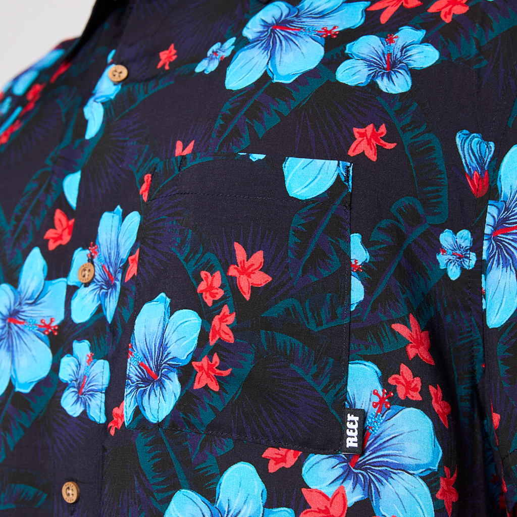 Camisa Reef Men Negra Floreada