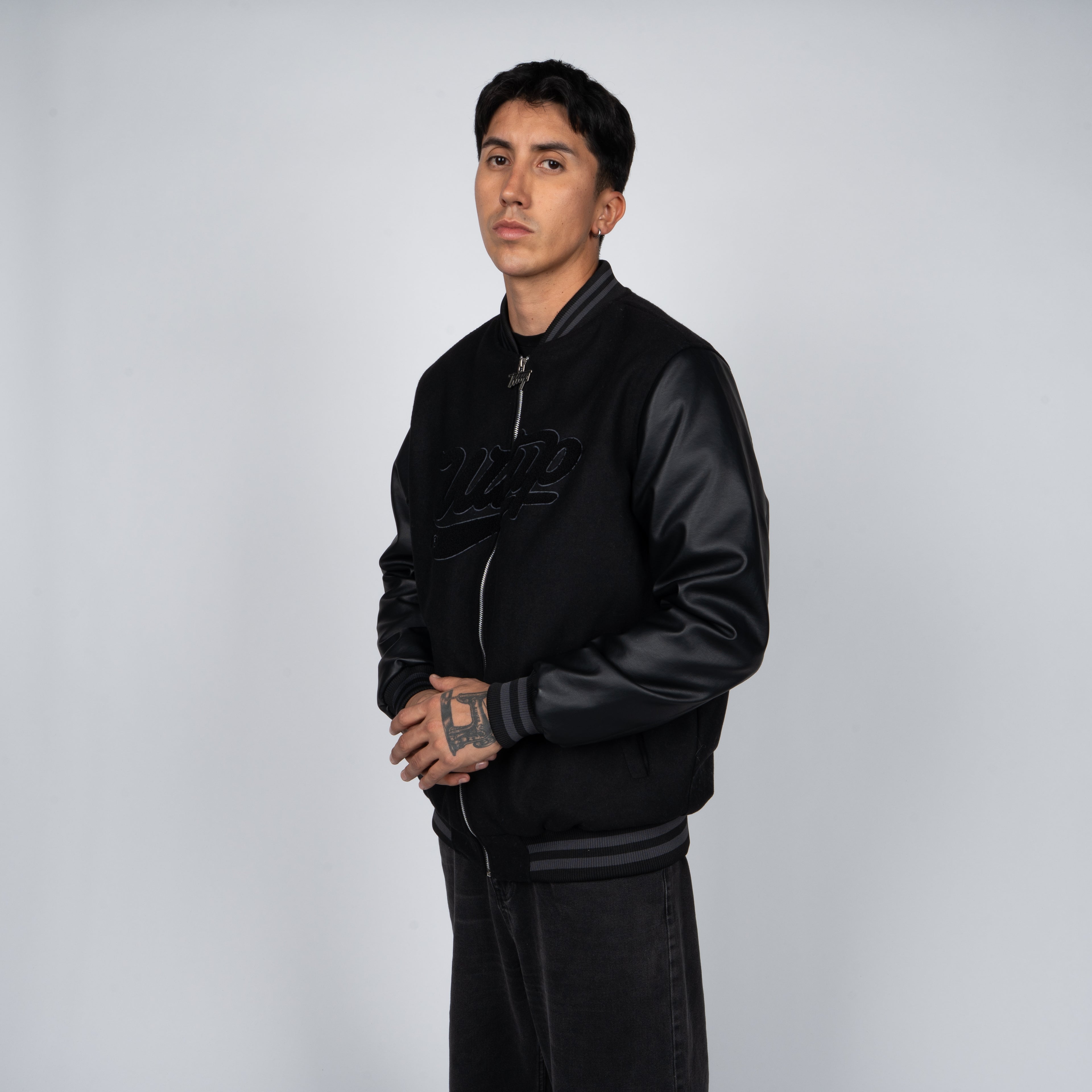 Chaqueta Whatup Hombre Varsity Full Zipper Black