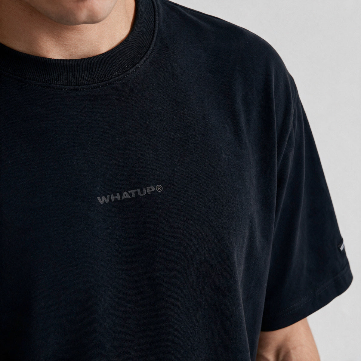 Polera WhatUp Classic Logo Regular Negro