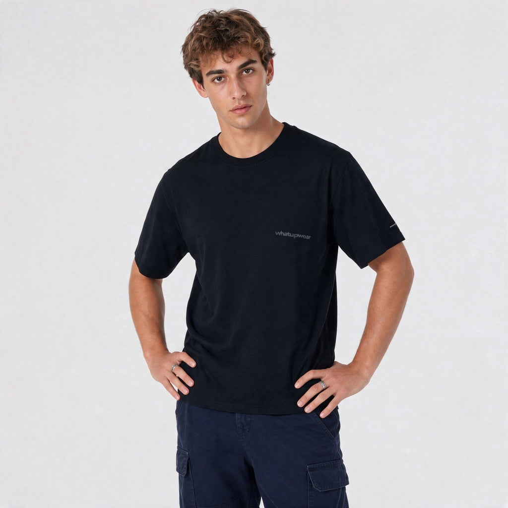 Polera WhatUp Oversize Box Negro Logo Gris