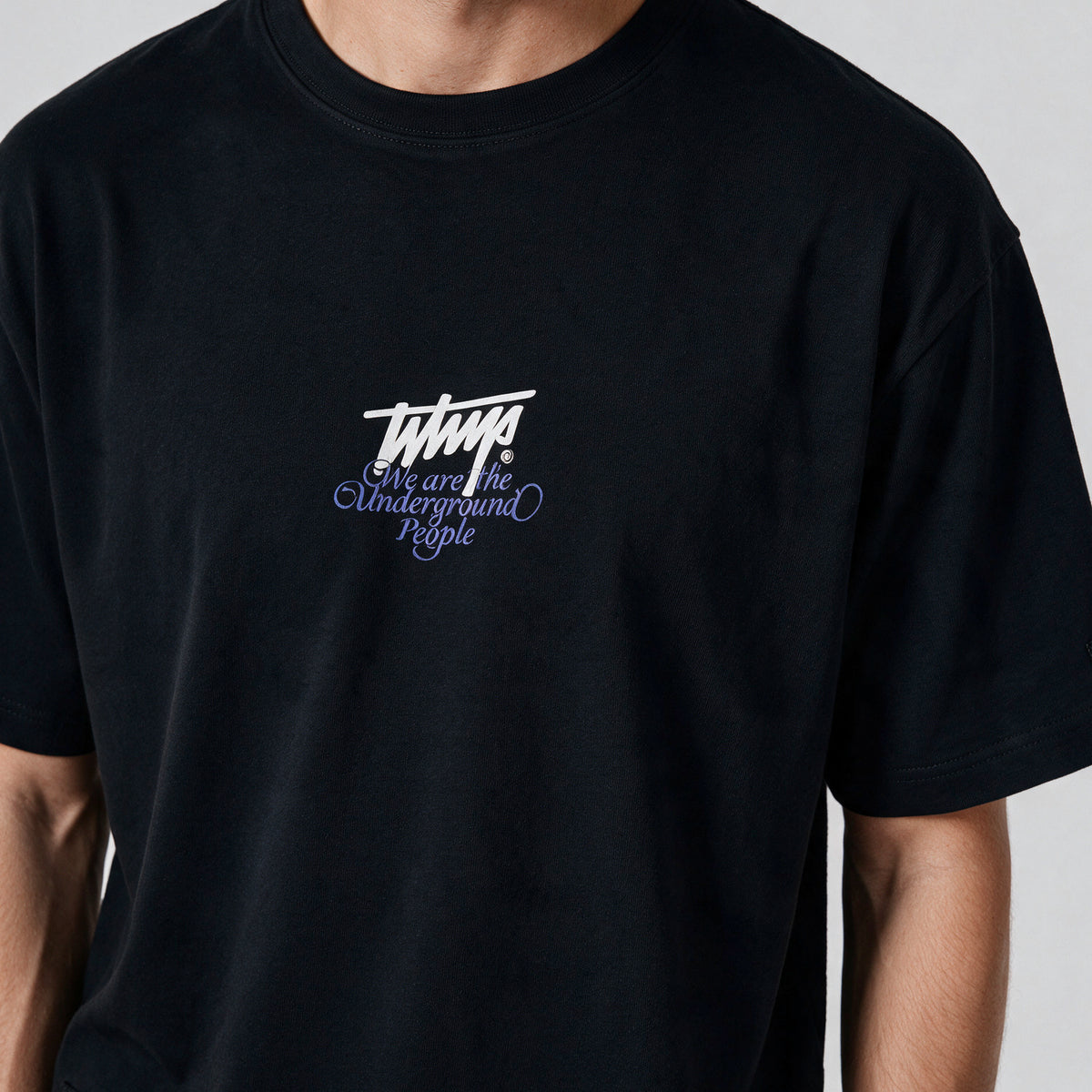 Polera WhatUp Oversize Box Cherry Dice Negro