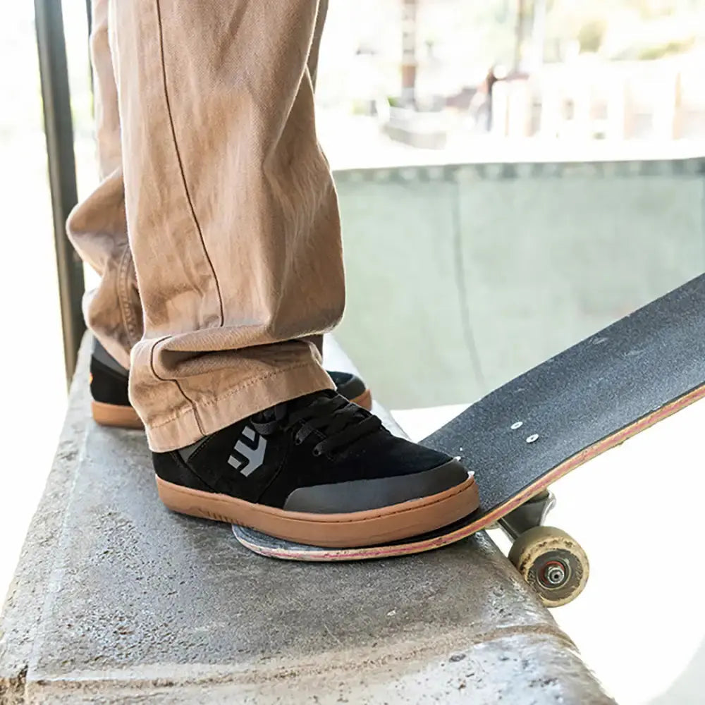 Zapatilla Etnies Marana Black Dark Grey Red