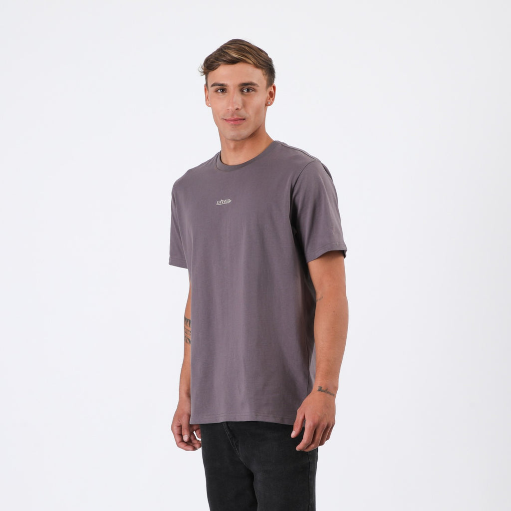 Polera Nixon Men Logo Letters Dark Grey