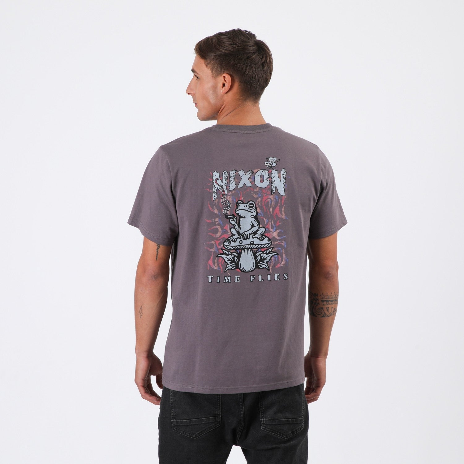 Polera Nixon Men Frog Dark Grey