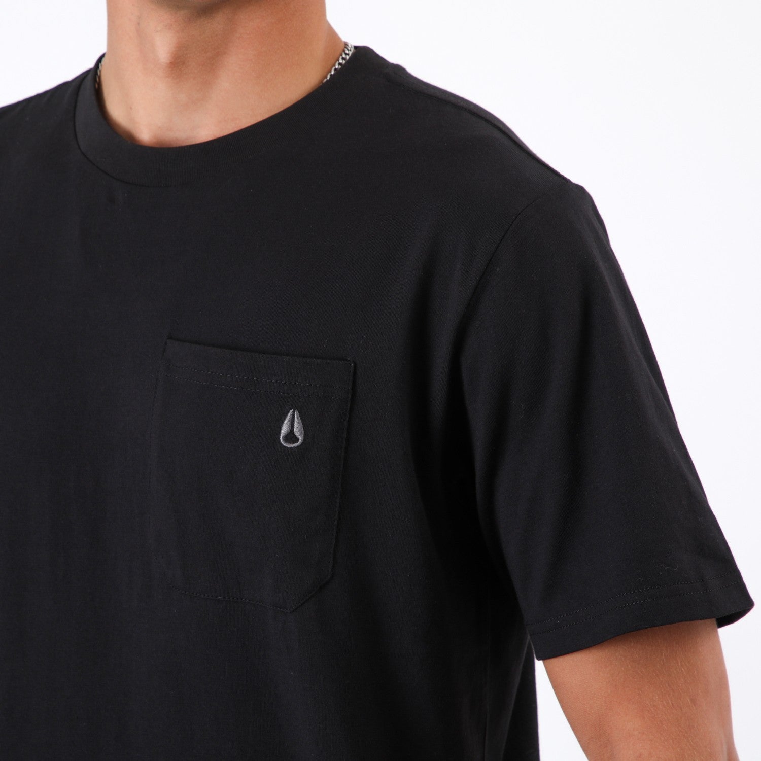 Polera Nixon Men Pocket Black Grey