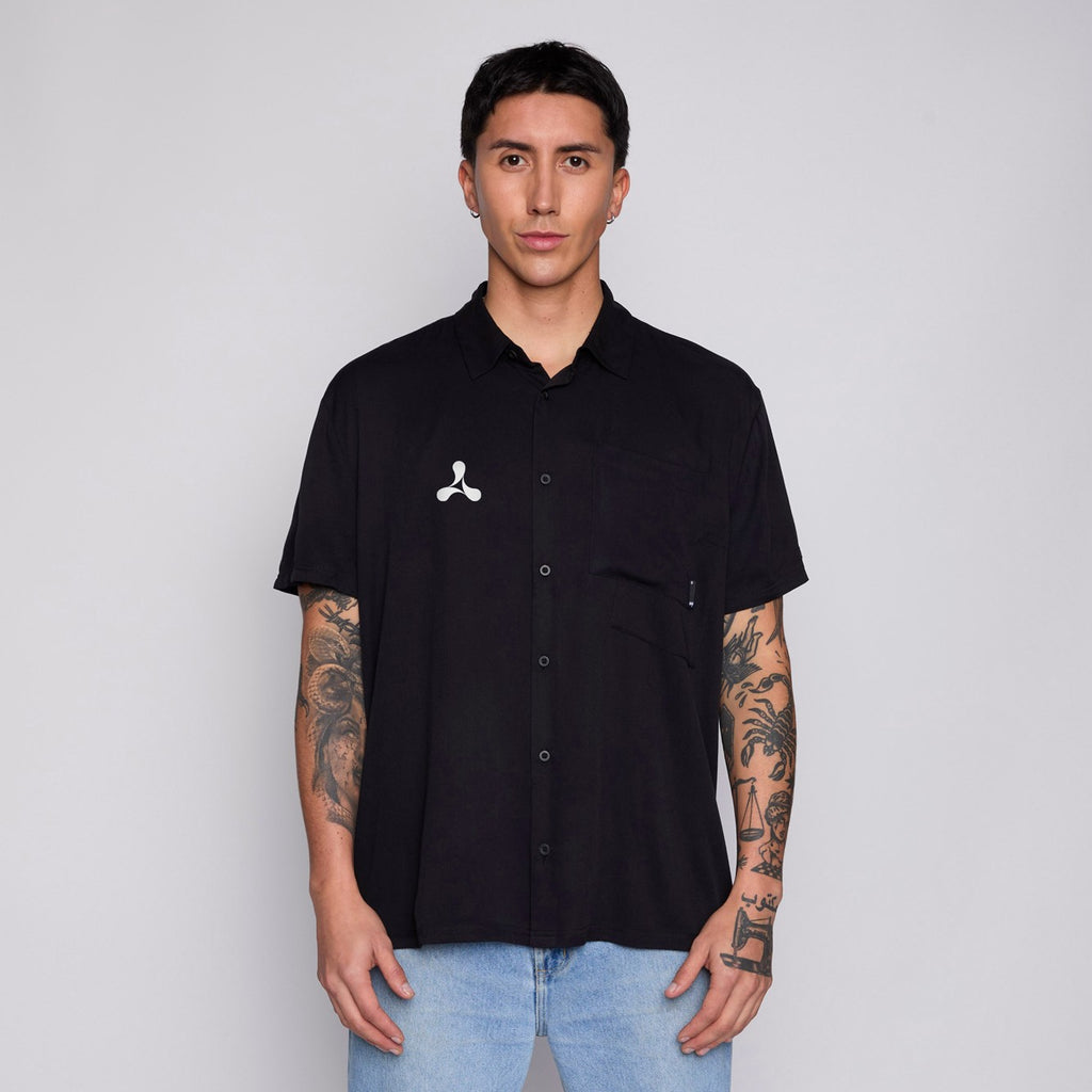 Camisa Creamfield x WhatUp All Black 20 años