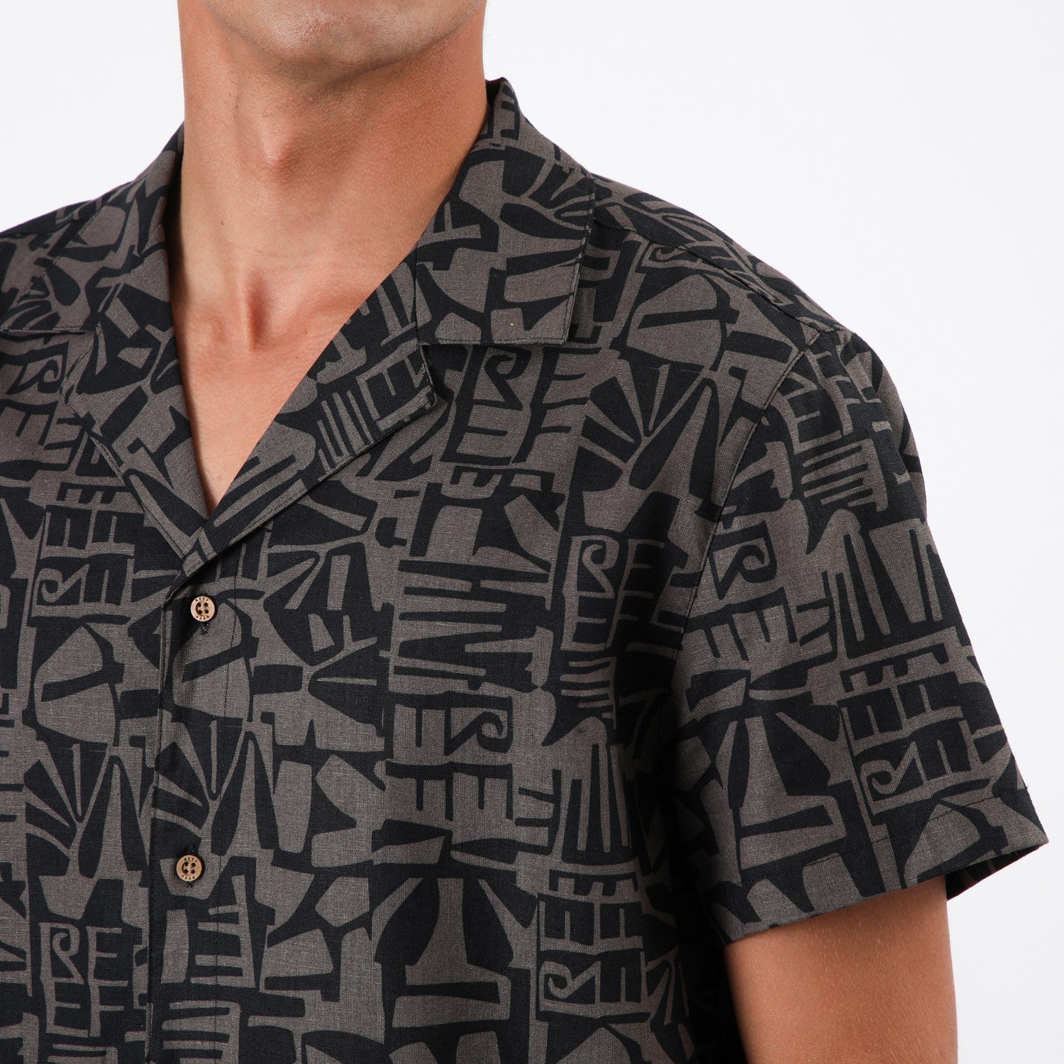 Camisa Reef Men Negro Diseños Gris
