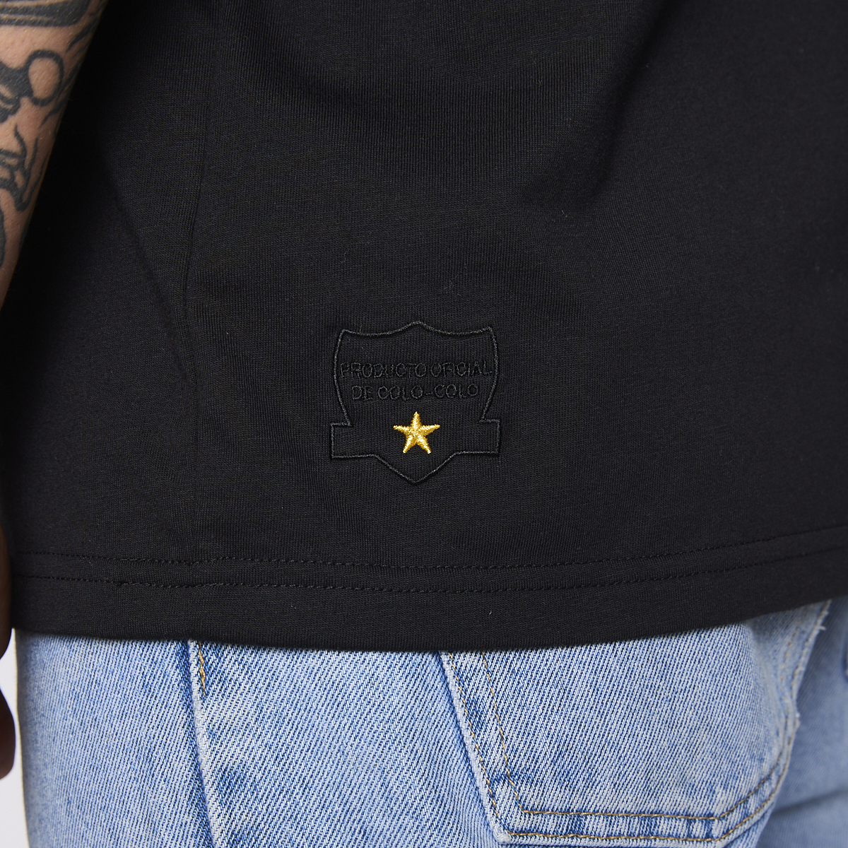 Polera Colo Colo Urbano Hombre Eterno Campeón Negro Escudo Verano