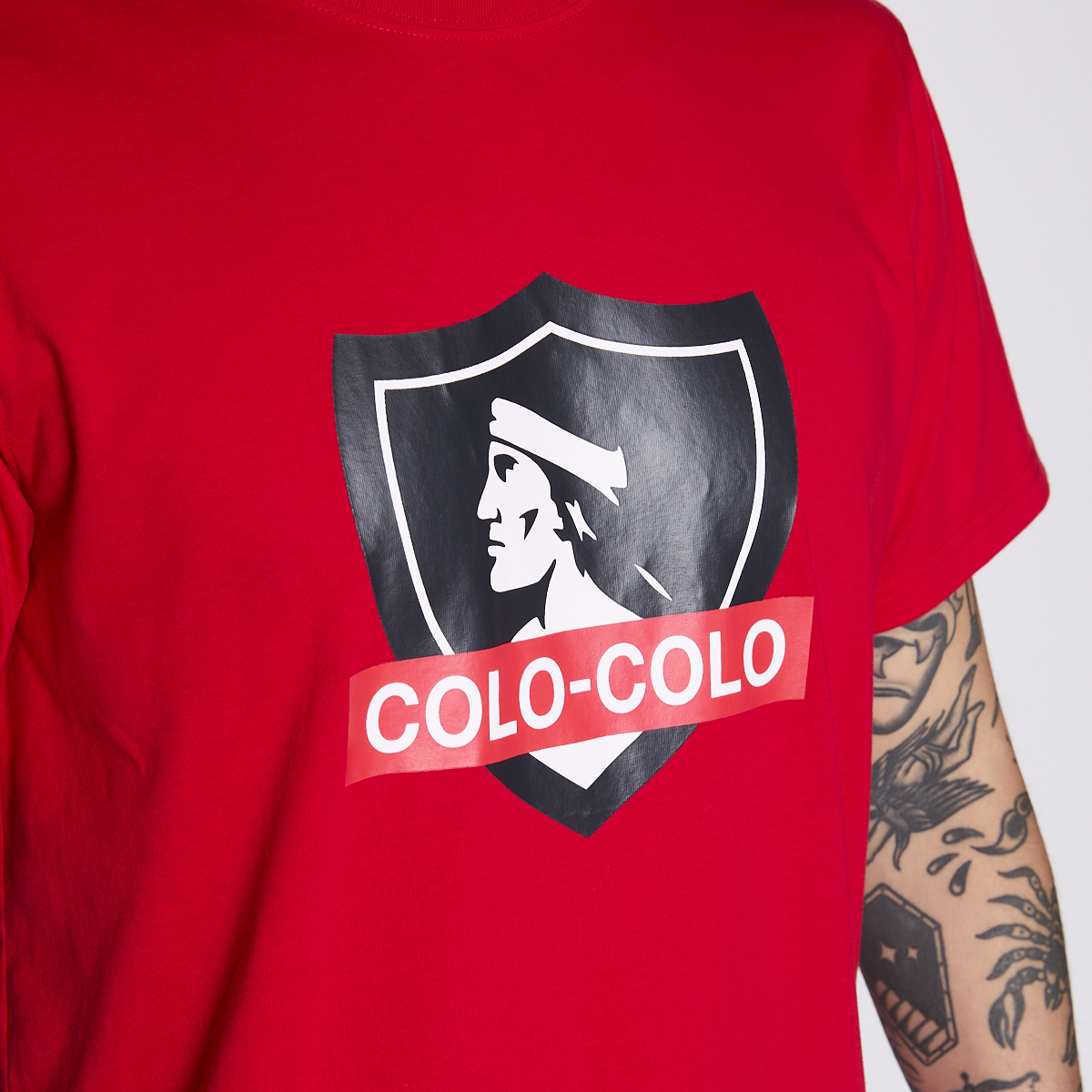 Polera Colo Colo Urbano Hombre Rojo Escudo Verano