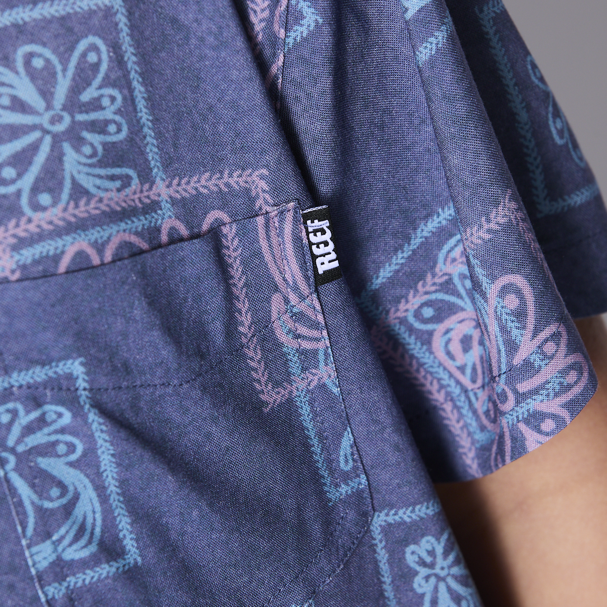 Camisa Reef Kids Azul Figuras