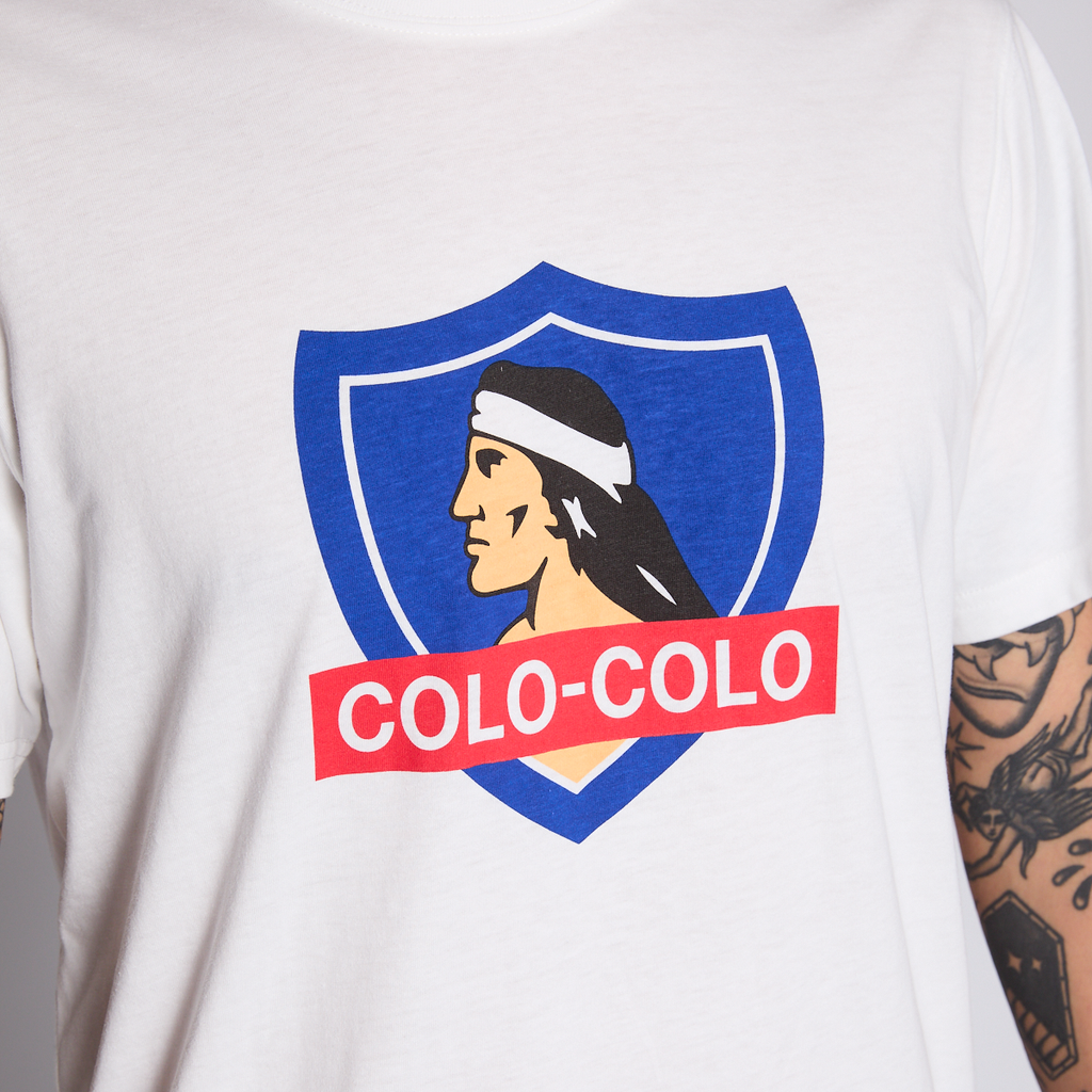 Polera Colo Colo Urbano Hombre Blanco Escudo Verano