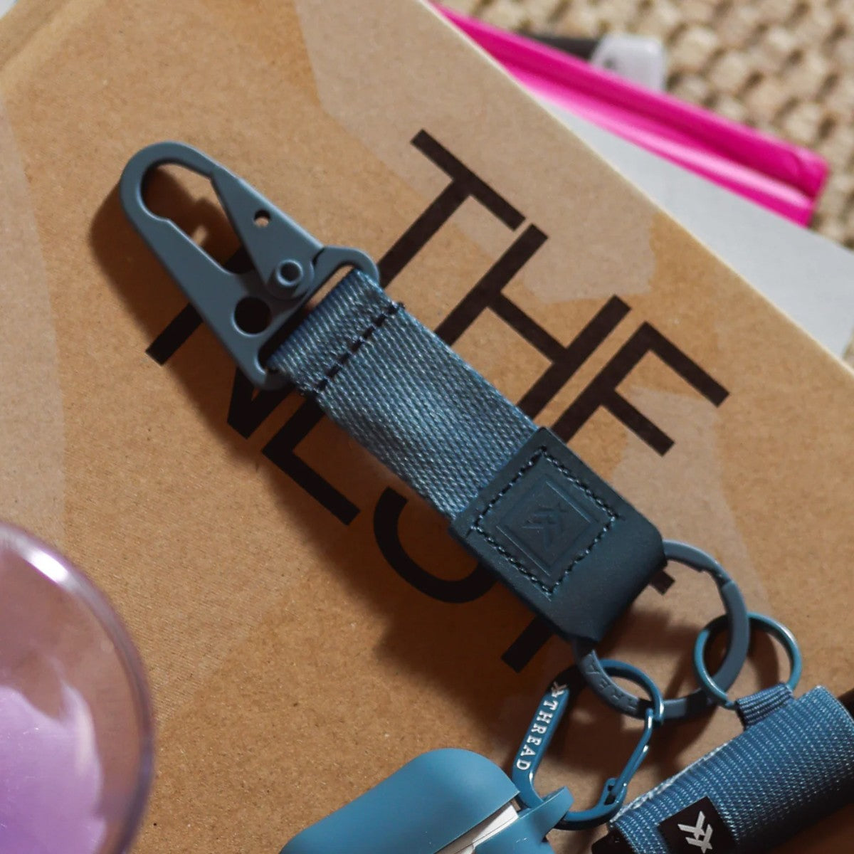 Llavero Thread Keychain Clip Surf Blue