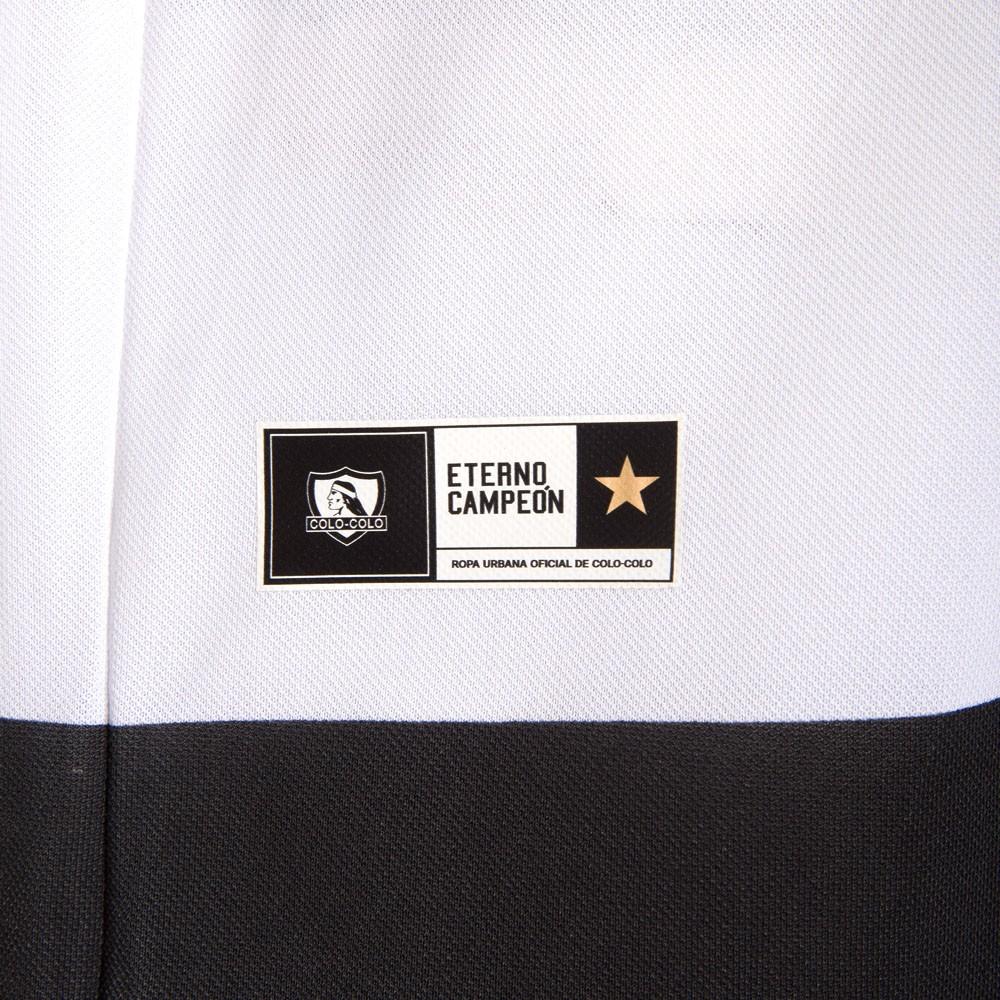 Polera Colo Colo Urbano Blanco y Negro '25 Escudo Front
